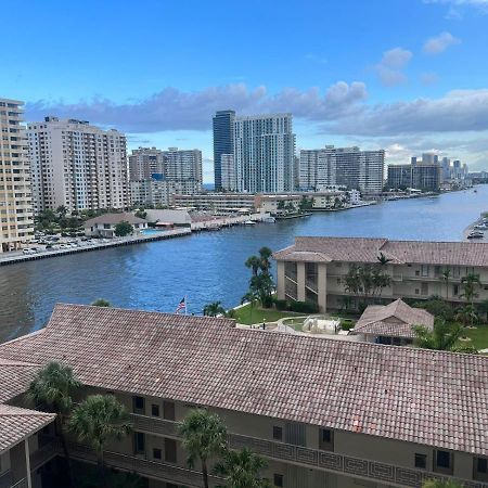Miami Beach Studio Amazing Views 405B شاطئ هالانديل المظهر الخارجي الصورة